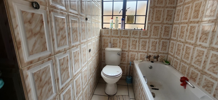 2 Bedroom Property for Sale in Rustenburg Central North West